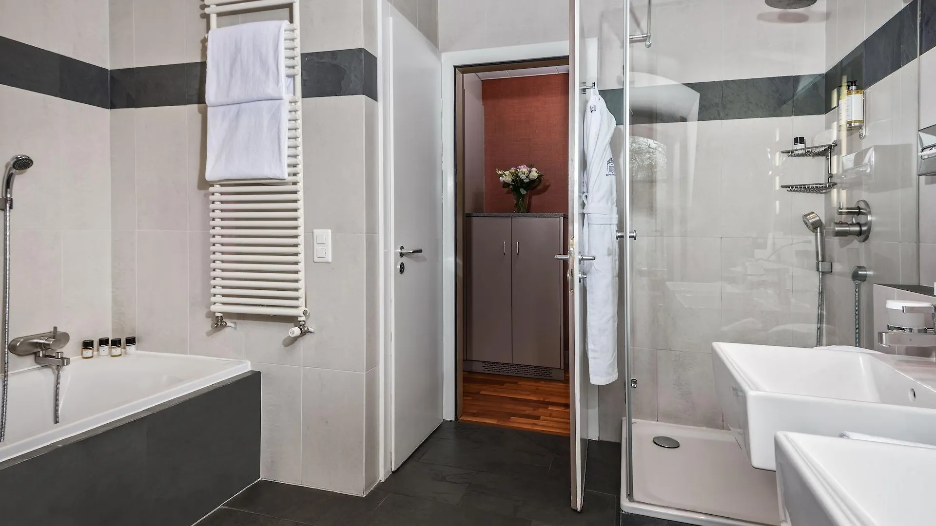 Hotel Residence Parc Des Eaux Vives Geneva 4*,